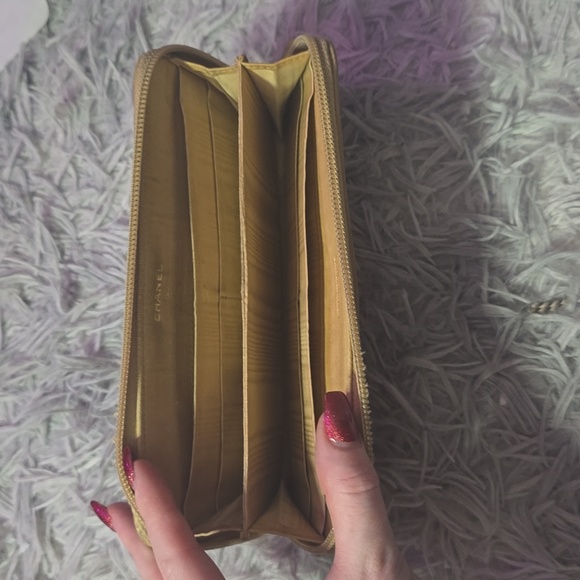 Chanel Tan & Gold Beautiful Caviar Long Zip Wallet (GUC)(READ DESCRIPTION) - Picture 5 of 13